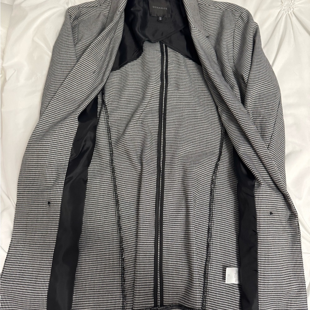 Dynamite Black and White Blazer Jacket - Picture 4 of 4